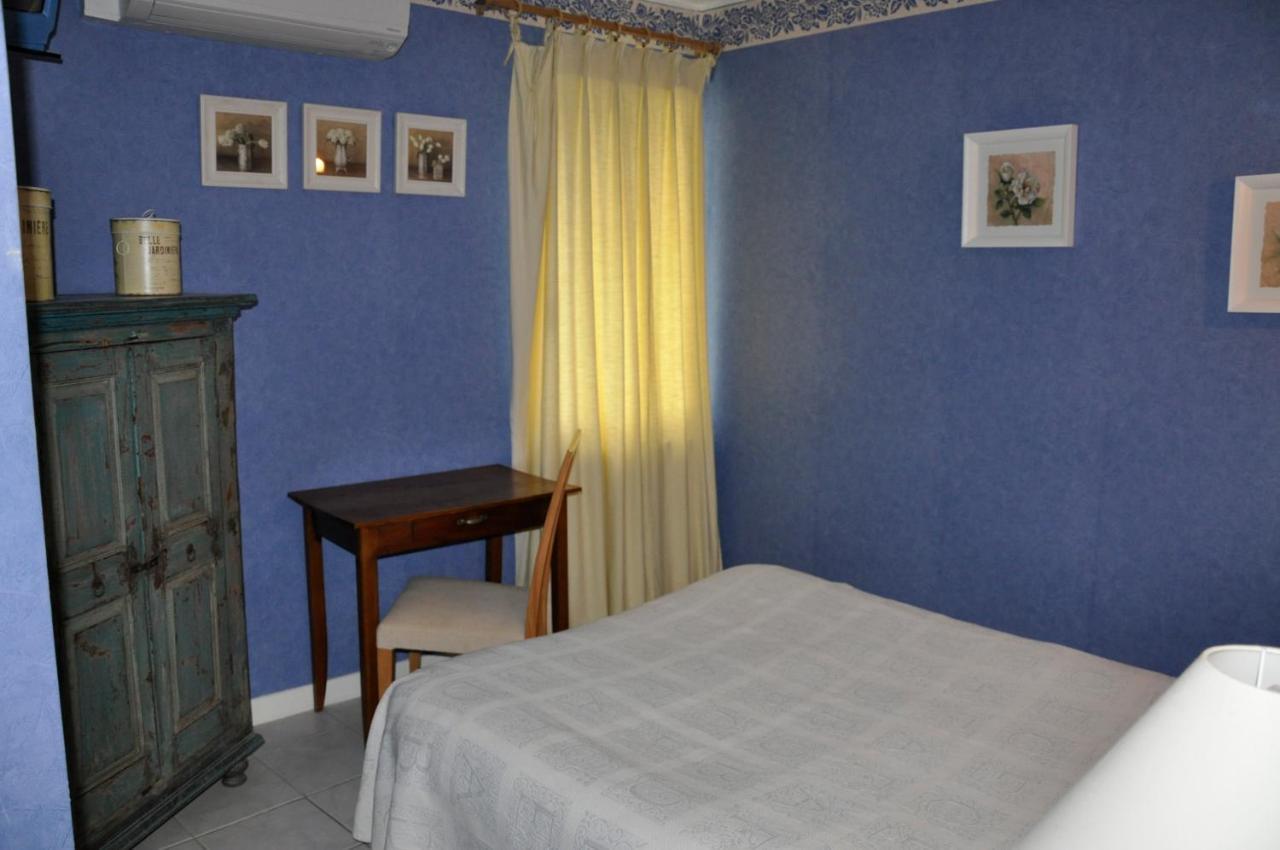 Les Deux Acacias Otel Villepinte  Dış mekan fotoğraf